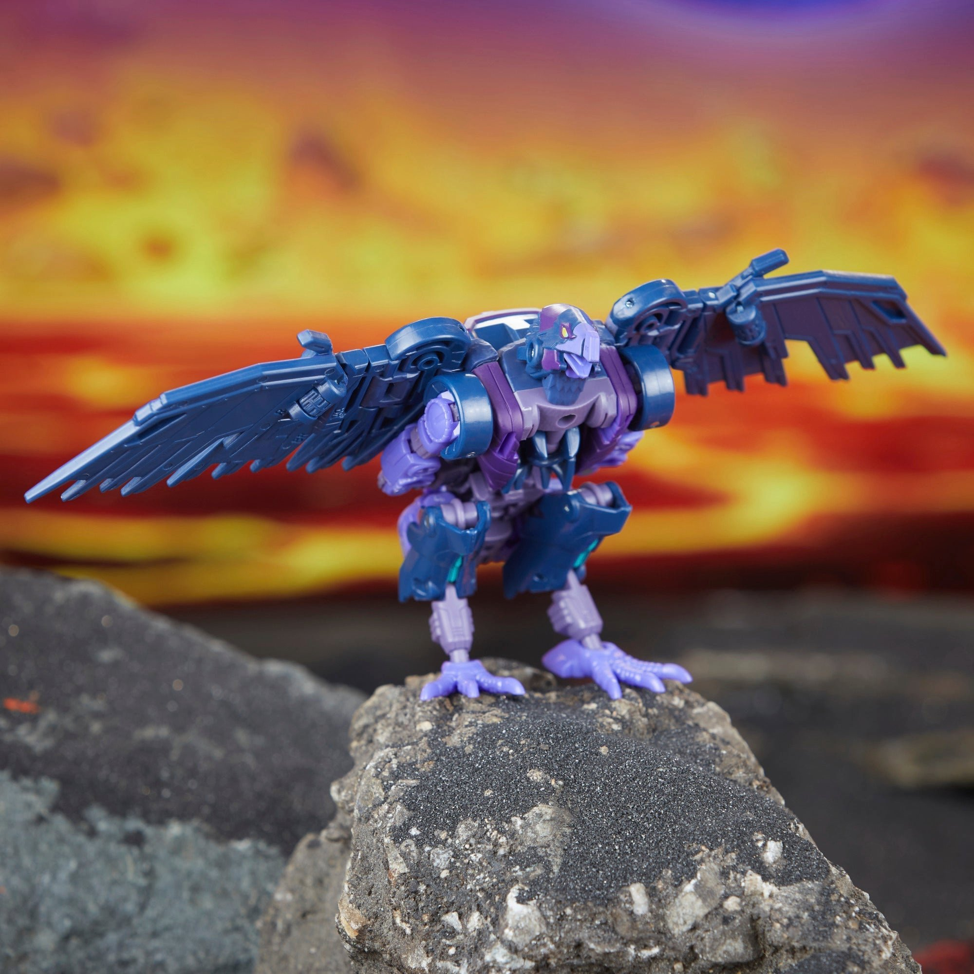Transformers Legacy United Deluxe Class Star Raider Filch